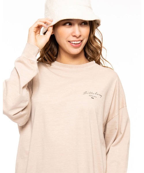 BILLABONG(ビラボン)の「BILLABONG レディース TRYANGLE LOGO LS TEE ロンT 【2021年秋冬モデル】/ビラボン バックプリント長袖ロンT(Tシャツ/カットソー・レディース・ブラウン/ピンク/ブラック/オフホワイト・MEDIUM/LARGE)」の15枚目の写真