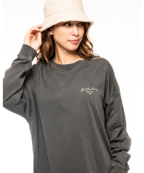 BILLABONG(ビラボン)の「BILLABONG レディース TRYANGLE LOGO LS TEE ロンT 【2021年秋冬モデル】/ビラボン バックプリント長袖ロンT(Tシャツ/カットソー・レディース・ブラウン/ピンク/ブラック/オフホワイト・MEDIUM/LARGE)」の16枚目の写真