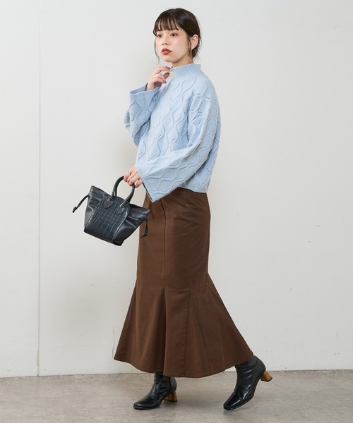 natural couture(ナチュラルクチュール)の「アイレットアーガイルハイネックニット(ニット/セーター・レディース・ブラック/オフホワイト/サックスブルー/ピンクベージュ・FREE)」の6枚目の写真