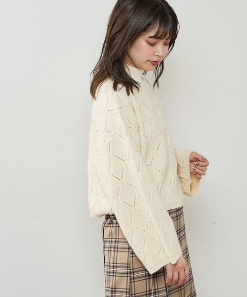natural couture(ナチュラルクチュール)の「アイレットアーガイルハイネックニット(ニット/セーター・レディース・ブラック/オフホワイト/サックスブルー/ピンクベージュ・FREE)」の21枚目の写真