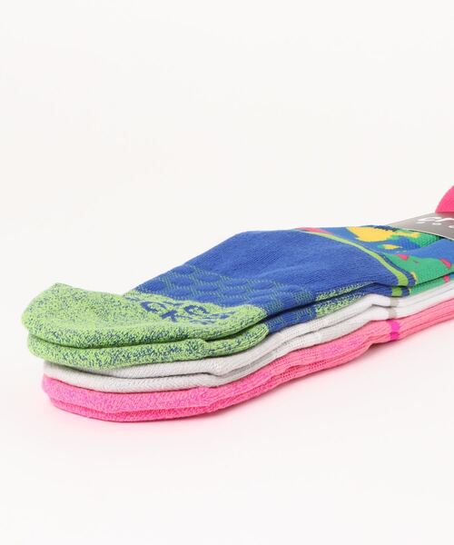 crocs（クロックス）の「クロックス crocs クロックス ソックス アダルト クルー グラフィック ３ パック Crocs Socks Adult Crew Graphic 3 Pack（ソックス/靴下・レディース・マルチ/カモフラージュ・S/M/L）」の4枚目の写真