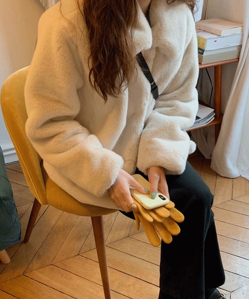 Doula Doula（ドゥーラドゥーラ）の「フェイクファー襟付きアウター（ブルゾン・レディース・ベージュ/ブラウン/ブルー・FREE）」の18枚目の写真