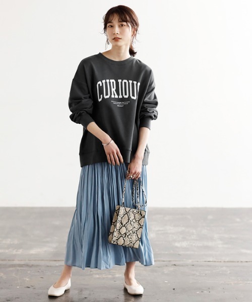 GeeRA（ジーラ）の「カレッジロゴスウェット（Tシャツ/カットソー・レディース・ブラック/チャコール/アイボリー/ブルー・X-LARGE/MEDIUM/LARGE/SMALL/XX-LARGE）」の8枚目の写真