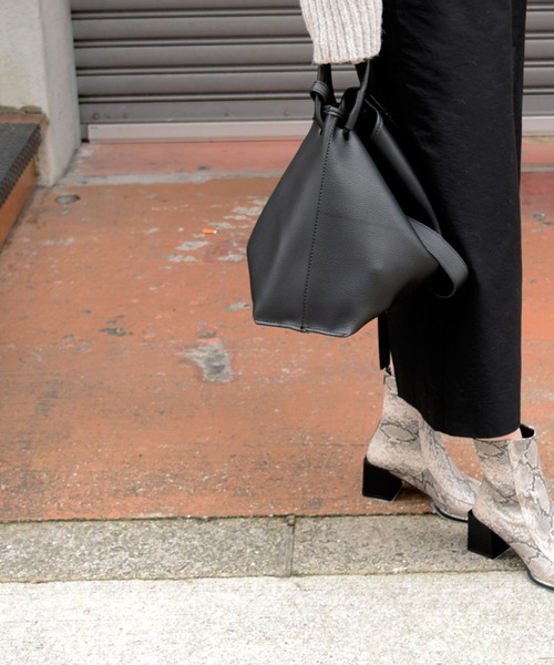 Marient（マリエント）の「2way Tote Shoulder Bag/トートショルダーバッグ（トートバッグ・レディース・ベージュ/ブラック・FREE）」の14枚目の写真