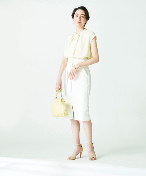NOLLEY’S Sophi（ノーリーズソフィ）の「ジョーゼットアシメタックブラウス（シャツ/ブラウス・レディース・イエロー/オフホワイト/ホワイト系その他4・38/36）」の5枚目の写真