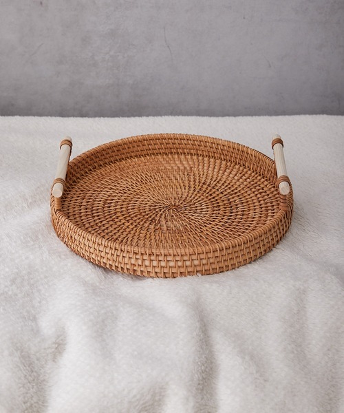 BIRTHDAY BAR（バースデイバー）の「ラタン編みトレイ Lサイズ（収納グッズ・レディース・ナチュラル・フリー）」の2枚目の写真