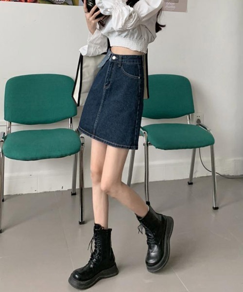 urge：（アージコロン ）の「【URGE：】ひざ丈 デザイン 台形 デニムスカート（デニムスカート・レディース・ブルー・SMALL/MEDIUM/LARGE/X-LARGE）」の6枚目の写真