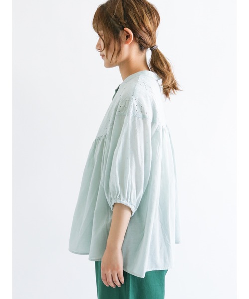 Samansa Mos2(サマンサ モスモス)の「刺繍×カットドビー切替ブラウス(シャツ/ブラウス・レディース・ブラック/レッド/オフホワイト/ミント・フリ-)」の17枚目の写真