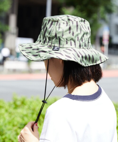 KiU（キウ）の「KiU x IZUMIDA LEE/キウ×イズミダリー 別注 3LAYLER TREK HAT（ハット・レディース・ベージュ/オリーブ・ONE SIZE）」の3枚目の写真
