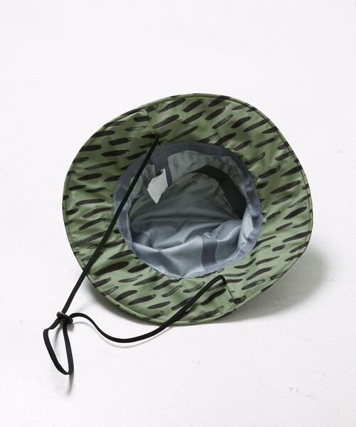 KiU（キウ）の「KiU x IZUMIDA LEE/キウ×イズミダリー 別注 3LAYLER TREK HAT（ハット・レディース・ベージュ/オリーブ・ONE SIZE）」の7枚目の写真