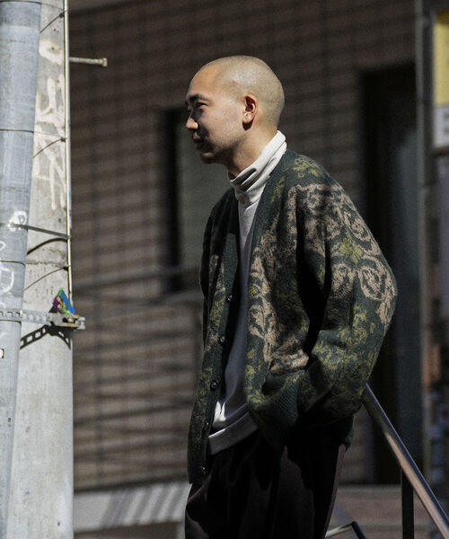 BeAMS DOT(ビームスドット)の「【WEB限定】BeAMS DOT / 幾何学柄 カーディガン(カーディガン/ボレロ・メンズ・グリーン/ブラック・LARGE/MEDIUM)」の9枚目の写真