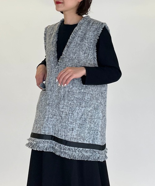 DIARIUM（ディアリウム）の「ツイードフリンジベスト（ベスト・レディース・ベージュ/グレー・M）」の4枚目の写真