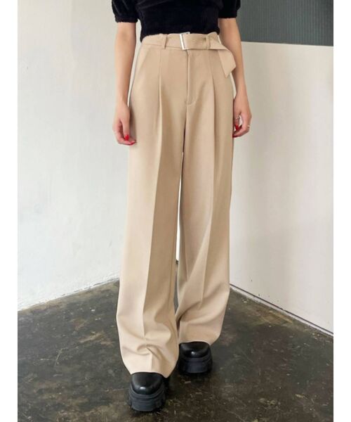 EMODA（エモダ）の「ワイドベルトハイウエストルーズパンツ（その他パンツ・レディース・ブラック/ベージュ/レッド・SMALL/MEDIUM）」の4枚目の写真