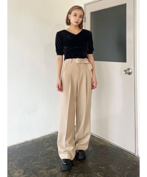 EMODA（エモダ）の「ワイドベルトハイウエストルーズパンツ（その他パンツ・レディース・ブラック/ベージュ/レッド・SMALL/MEDIUM）」の5枚目の写真