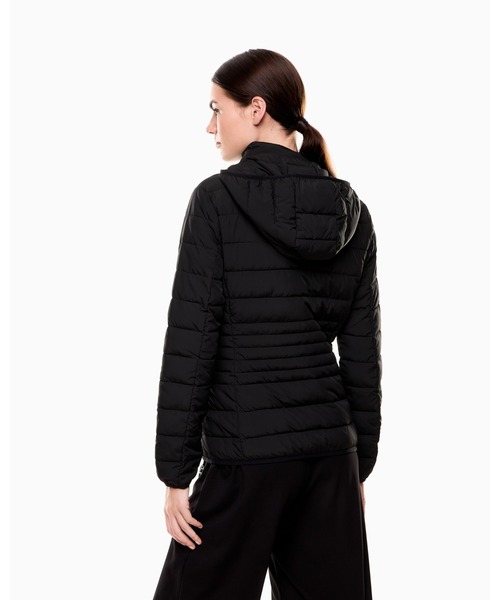 EMPORIO ARMANI EA7(エンポリオアルマーニイーエーセブン)の「【エンポリオ アルマーニ EA7】Core Lady フード付きジャケット 再生テクニカルファブリック パディング入り(ダウンジャケット/コート・レディース・ブラック/ピンク系その他/ブラック系/ブラック系その他・SMALL/MEDIUM/X-SMALL/LARGE/X-LARGE)」の9枚目の写真