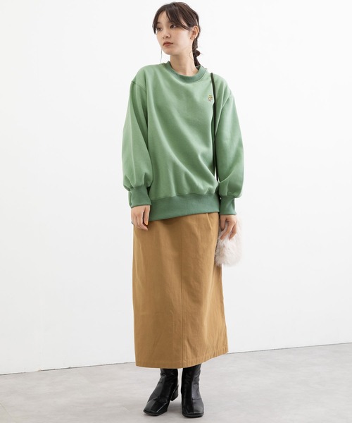 POU DOU DOU(プードゥドゥ)の「ワンポイント刺繍 裏起毛ワイドトレーナー(スウェット・レディース・アイボリー/オレンジ/ダークグレー/ミント・3)」の6枚目の写真