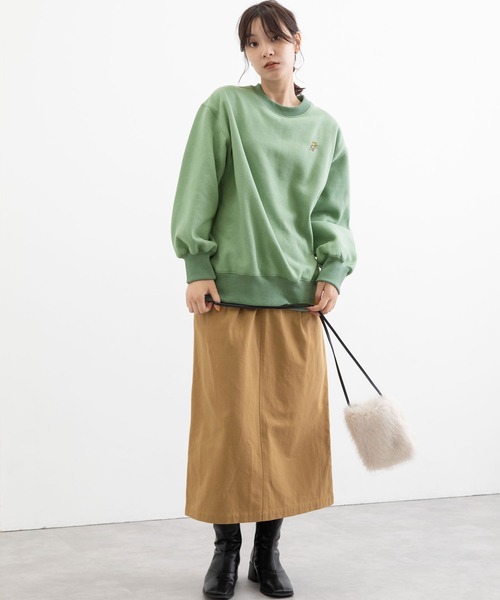 POU DOU DOU(プードゥドゥ)の「ワンポイント刺繍 裏起毛ワイドトレーナー(スウェット・レディース・アイボリー/オレンジ/ダークグレー/ミント・3)」の7枚目の写真