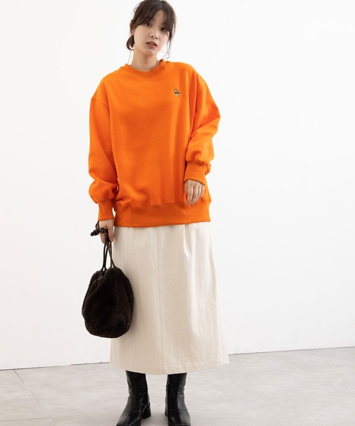 POU DOU DOU(プードゥドゥ)の「ワンポイント刺繍 裏起毛ワイドトレーナー(スウェット・レディース・アイボリー/オレンジ/ダークグレー/ミント・3)」の12枚目の写真
