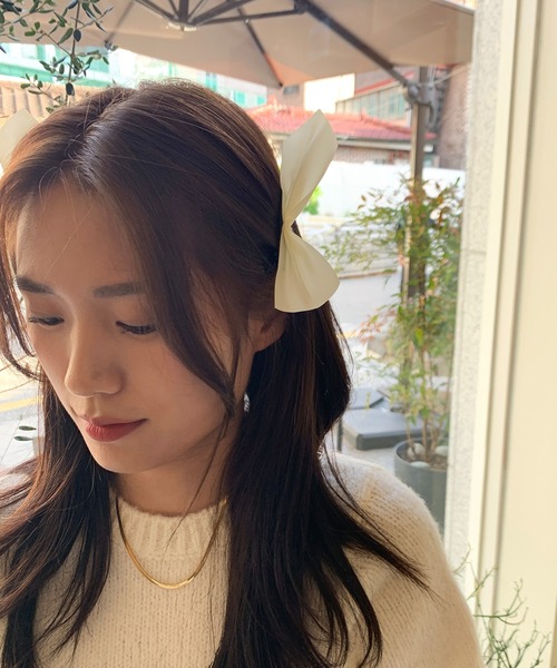 cream creme（クリームクレーム）の「リボンヘアクリップ（ヘアピン・レディース・ブラック/ホワイト・FREE）」の5枚目の写真