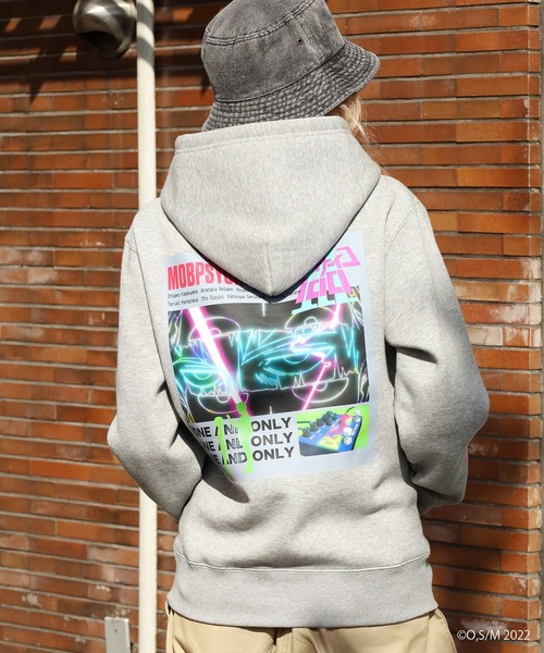 ROOPTOKYO(ループトウキョウ)の「プルオーバーパーカー〈モブサイコ100 Ⅲ コラボレーションアイテム〉袖プリント バックプリント 刺繍(パーカー・メンズ・ブルー/ブラック/アッシュグレー・M/L/XL)」の20枚目の写真