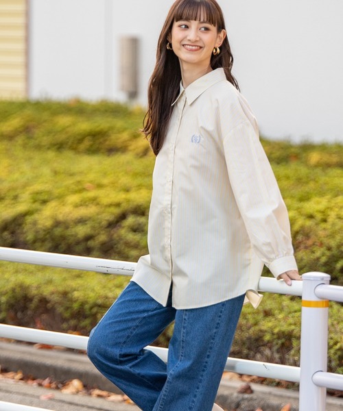 Honeys(ハニーズ)の「刺繍入りストライプシャツ(シャツ/ブラウス・レディース・ブルー系その他/パープル系その他/イエロー系その他/ピンク系その他・S/M/L)」の13枚目の写真