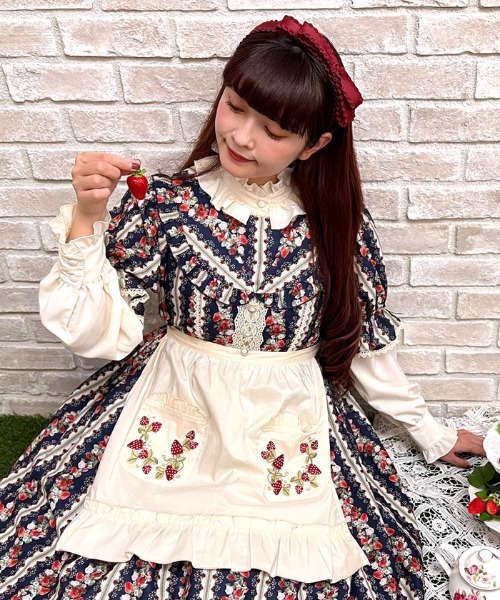 axes femme（アクシーズファム）の「苺刺繍ハーフエプロン（エプロン・レディース・キナリ/ワイン/ホワイト・MEDIUM）」の3枚目の写真