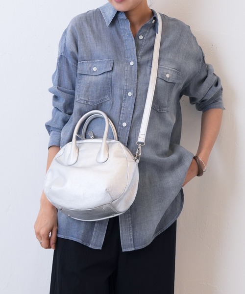 【美品】ビアズリー　ラウンドミニボストンバック　シルバー　ショルダーバック ラウンドミニボストンバック（ショルダーバッグ）｜BEARDSLEY