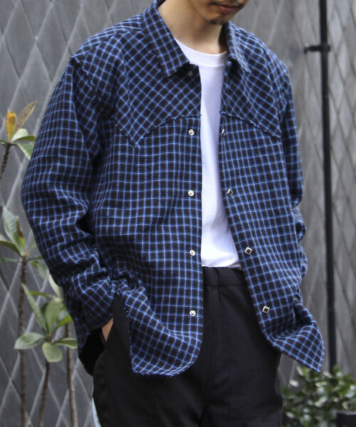 GLOSTER(グロスター)の「【GLOSTER/グロスター】ウエスタンチェックシャツ カットオフ USED加工 スナップボタン(シャツ/ブラウス・メンズ・ブルー系その他・M/L)」の1枚目の写真