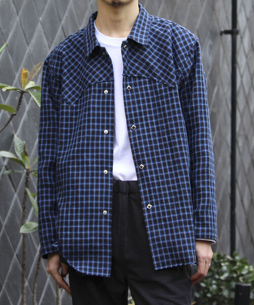 GLOSTER(グロスター)の「【GLOSTER/グロスター】ウエスタンチェックシャツ カットオフ USED加工 スナップボタン(シャツ/ブラウス・メンズ・ブルー系その他・M/L)」の11枚目の写真