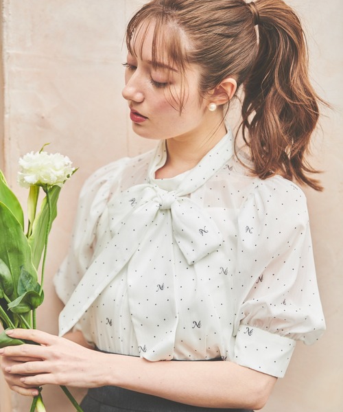 NOELA（ノエラ）の「シャイニーロゴドットブラウス（シャツ/ブラウス・レディース・オフホワイト/ベージュ/サックスブルー/ピンク・フリー）」の9枚目の写真