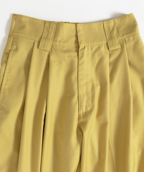 MUHET（ミュエータ）の「タックストレートパンツ（スラックス・レディース・カーキ/グレー/ブラウン/イエロー・X-LARGE/SMALL/MEDIUM）」の22枚目の写真