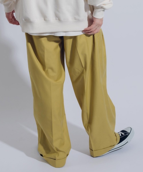 MUHET（ミュエータ）の「タックストレートパンツ（スラックス・レディース・カーキ/グレー/ブラウン/イエロー・X-LARGE/SMALL/MEDIUM）」の18枚目の写真