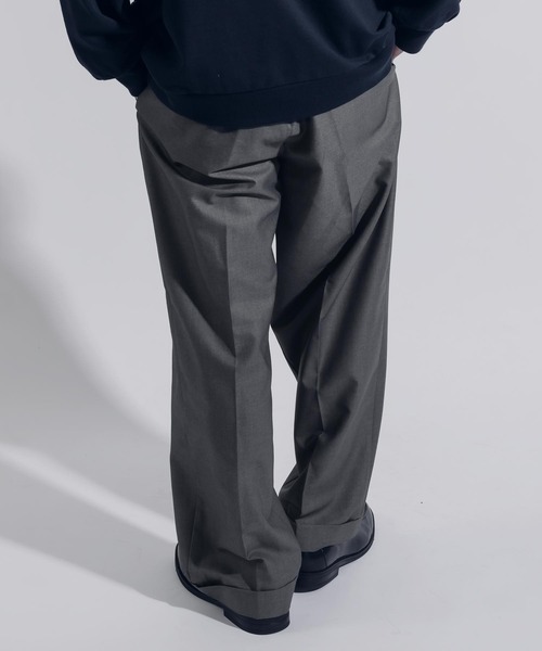 MUHET（ミュエータ）の「タックストレートパンツ（スラックス・レディース・カーキ/グレー/ブラウン/イエロー・X-LARGE/SMALL/MEDIUM）」の12枚目の写真