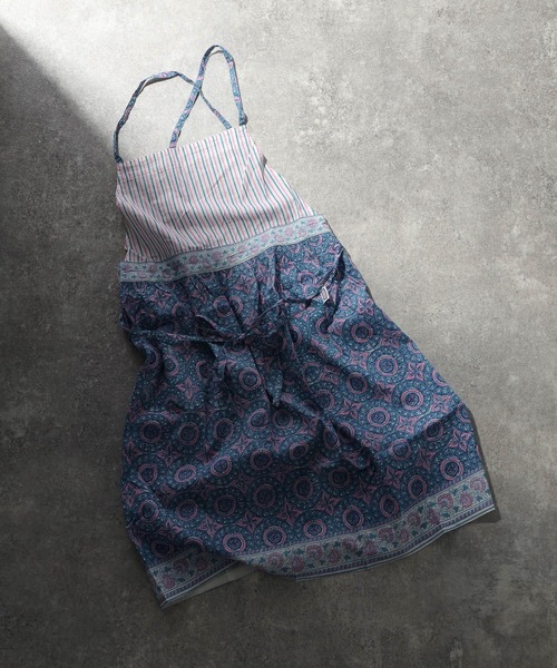 Fishs Eddy（フィッシュエディ）の「[Fishs Eddy(フィッシュエディ)]フローラルエプロン（エプロン・レディース・ベージュ/ブルー・FREE）」の2枚目の写真