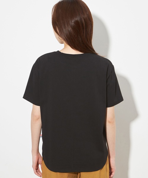 Petit Honfleur(プチオンフルール)の「【接触冷感・UVカット】オーガニックコットンラウンドヘムTシャツ(Tシャツ/カットソー・レディース・ホワイト/ブラック/イエロー/オレンジ・L/M)」の7枚目の写真