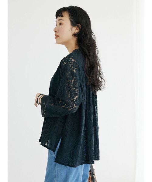 CRAFT STANDARD BOUTIQUE（クラフトスタンダードブティック）の「バンドカラー花柄レース切替ブラウス（シャツ/ブラウス・レディース・オフホワイト/チャコールグレー・FREE）」の8枚目の写真