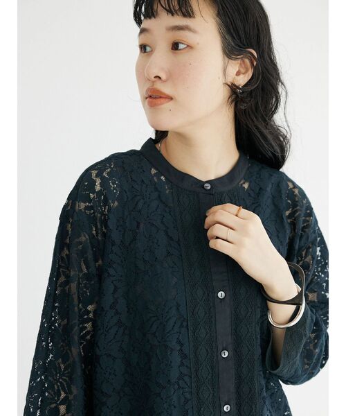 CRAFT STANDARD BOUTIQUE（クラフトスタンダードブティック）の「バンドカラー花柄レース切替ブラウス（シャツ/ブラウス・レディース・オフホワイト/チャコールグレー・FREE）」の14枚目の写真