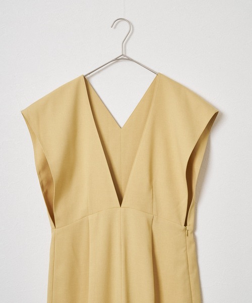 audrey and john wad（オードリーアンドジョンワッド）の「Vネックオールインワン -洗濯機洗い可-（つなぎ/オールインワン・レディース・ブラック/ライトイエロー/グレイッシュベージュ・マルチサイズ）」の21枚目の写真