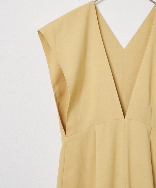 audrey and john wad（オードリーアンドジョンワッド）の「Vネックオールインワン -洗濯機洗い可-（つなぎ/オールインワン・レディース・ブラック/ライトイエロー/グレイッシュベージュ・マルチサイズ）」の22枚目の写真