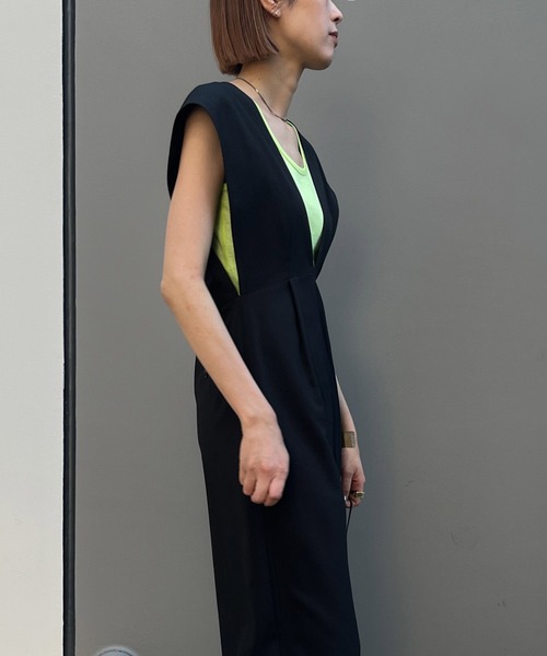 audrey and john wad（オードリーアンドジョンワッド）の「Vネックオールインワン -洗濯機洗い可-（つなぎ/オールインワン・レディース・ブラック/ライトイエロー/グレイッシュベージュ・マルチサイズ）」の8枚目の写真