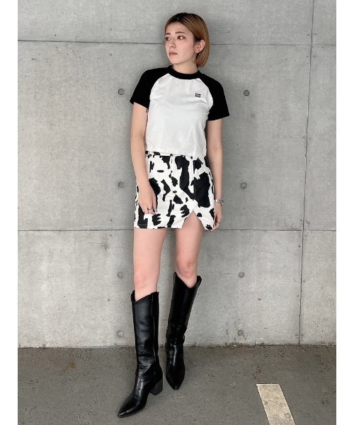 ENVYM（アンビー）の「スリットツイルミニスカート（スカート・レディース・ブラック/マルチ・SMALL/MEDIUM）」の3枚目の写真