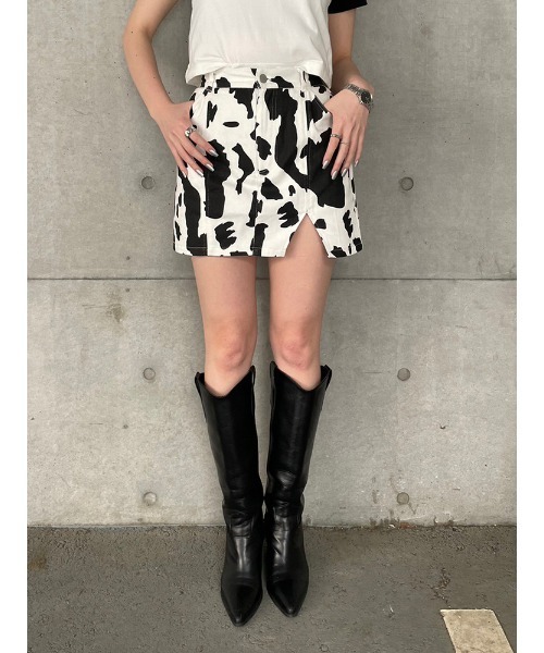 ENVYM（アンビー）の「スリットツイルミニスカート（スカート・レディース・ブラック/マルチ・SMALL/MEDIUM）」の5枚目の写真