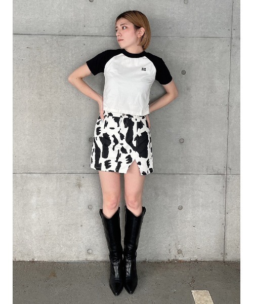 ENVYM（アンビー）の「スリットツイルミニスカート（スカート・レディース・ブラック/マルチ・SMALL/MEDIUM）」の10枚目の写真