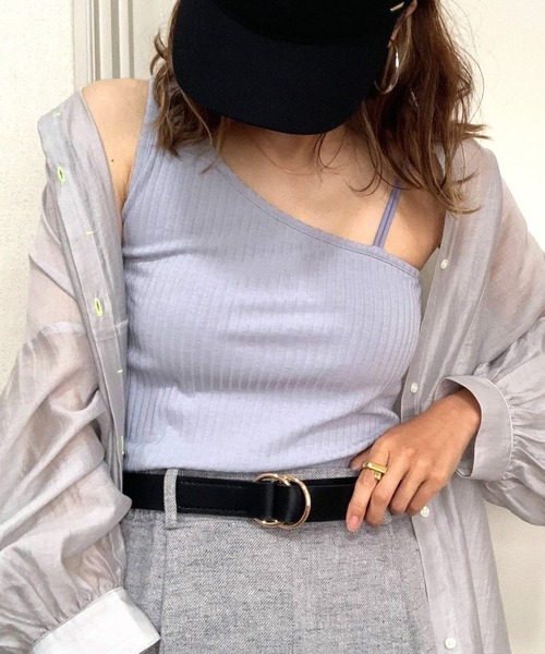 Q(キュー)の「カップ付き リブアシメキャミソール(キャミソール・レディース・ブラック/ライトグレー・MEDIUM)」の1枚目の写真