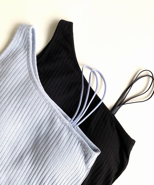 Q(キュー)の「カップ付き リブアシメキャミソール(キャミソール・レディース・ブラック/ライトグレー・MEDIUM)」の4枚目の写真