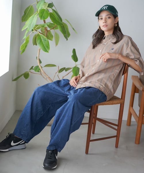 Auntie Rosa(アンティローザ)の「タックバルーンデニムパンツ(デニムパンツ・レディース・ブルー/ネイビー・MEDIUM/LARGE/SMALL)」の6枚目の写真