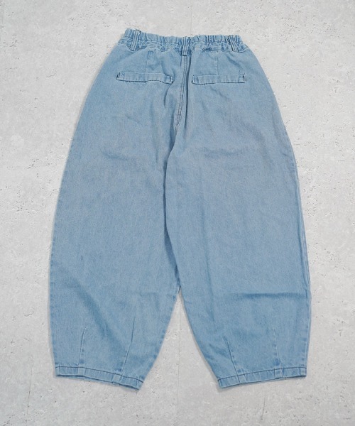 Auntie Rosa(アンティローザ)の「タックバルーンデニムパンツ(デニムパンツ・レディース・ブルー/ネイビー・MEDIUM/LARGE/SMALL)」の10枚目の写真