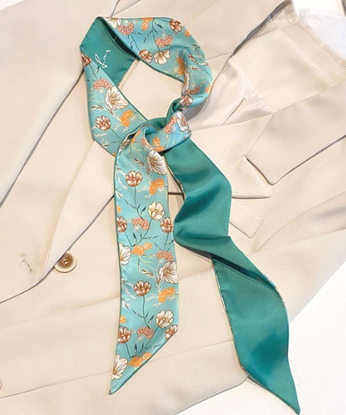 Mayree（メイリー）の「【float】アソート リバーシブル デザイン スカーフリボン【19色展開】（バンダナ/スカーフ・レディース・ベージュ系その他/グリーン系その他/ブルー系その他/ピンク系その他/レッド系その他/ベージュ系その他2/ベージュ系その他3/ベージュ系その他4/グリーン系その他2/グリーン系その他4/ブルー系その他2/ブルー系その他3/ブルー系その他4/ピンク系その他2/レッド系その他2/レッド系その他3/ピンク系その他3/ピンク系その他4/グリーン系その他3・FREE）」の9枚目の写真