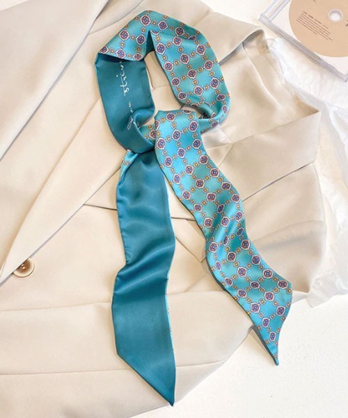 Mayree（メイリー）の「【float】アソート リバーシブル デザイン スカーフリボン【19色展開】（バンダナ/スカーフ・レディース・ベージュ系その他/グリーン系その他/ブルー系その他/ピンク系その他/レッド系その他/ベージュ系その他2/ベージュ系その他3/ベージュ系その他4/グリーン系その他2/グリーン系その他4/ブルー系その他2/ブルー系その他3/ブルー系その他4/ピンク系その他2/レッド系その他2/レッド系その他3/ピンク系その他3/ピンク系その他4/グリーン系その他3・FREE）」の10枚目の写真