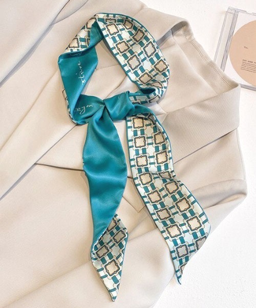 Mayree（メイリー）の「【float】アソート リバーシブル デザイン スカーフリボン【19色展開】（バンダナ/スカーフ・レディース・ベージュ系その他/グリーン系その他/ブルー系その他/ピンク系その他/レッド系その他/ベージュ系その他2/ベージュ系その他3/ベージュ系その他4/グリーン系その他2/グリーン系その他4/ブルー系その他2/ブルー系その他3/ブルー系その他4/ピンク系その他2/レッド系その他2/レッド系その他3/ピンク系その他3/ピンク系その他4/グリーン系その他3・FREE）」の12枚目の写真